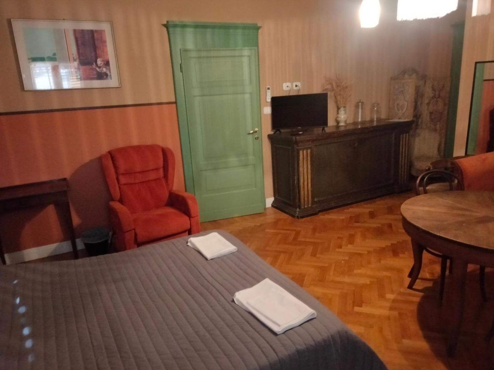 San Petronio Room And Suite Rooms - By Bolognacentro Luxuryh Exterior photo