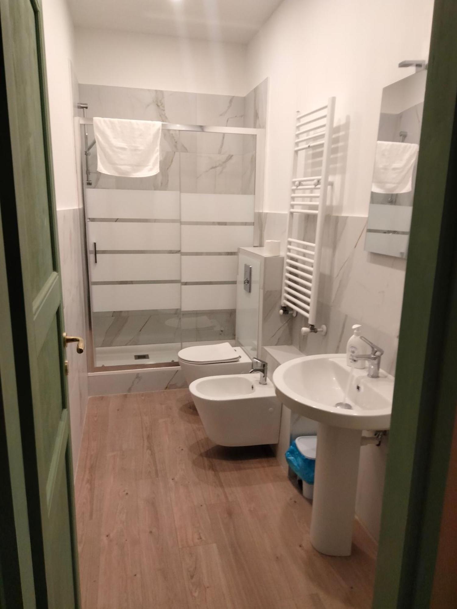San Petronio Room And Suite Rooms - By Bolognacentro Luxuryh Exterior photo
